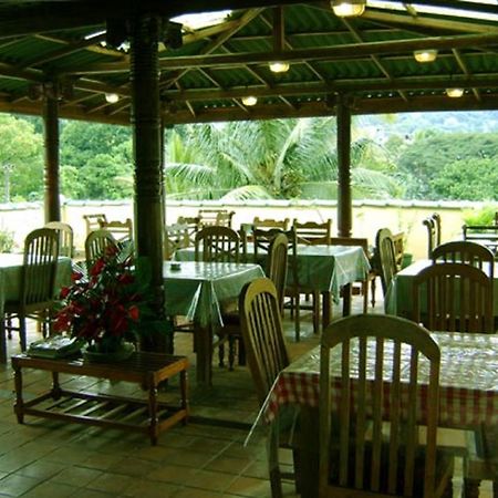 Palm Garden Home Stay Deiyannewela Esterno foto