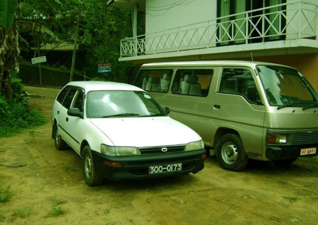 Palm Garden Home Stay Deiyannewela Esterno foto