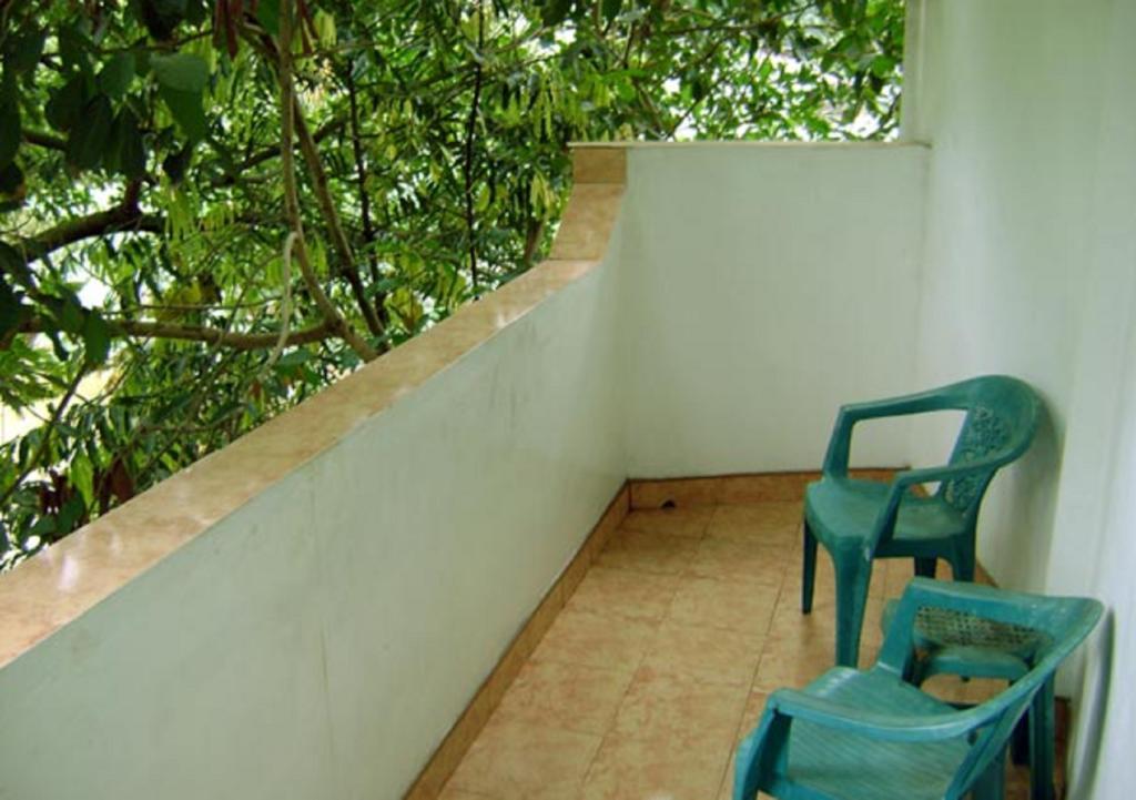 Palm Garden Home Stay Deiyannewela Esterno foto